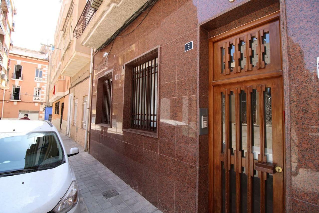 Big Apartment With Unique Patio Near Santa Barbara Castle Аликанте Екстериор снимка