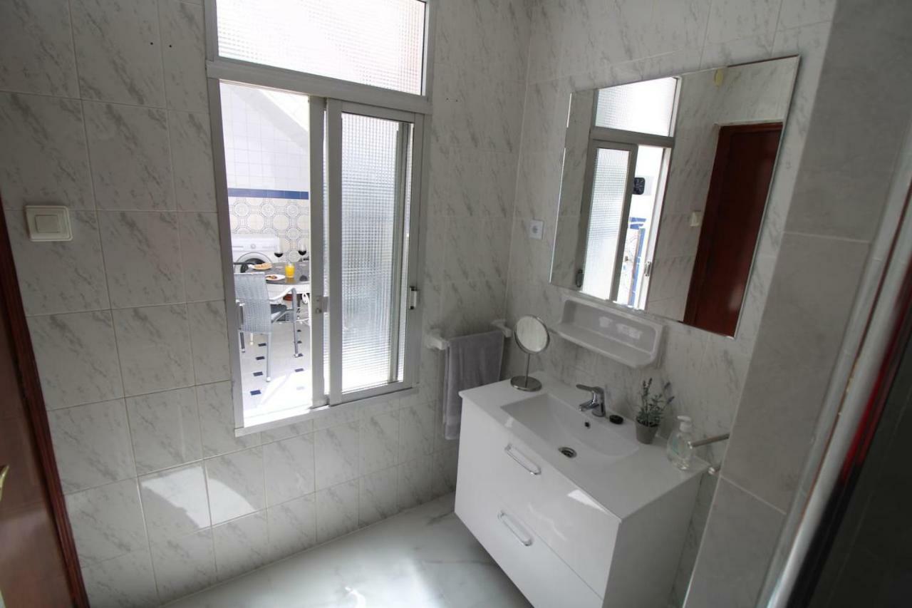 Big Apartment With Unique Patio Near Santa Barbara Castle Аликанте Екстериор снимка