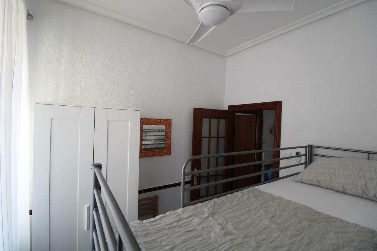 Big Apartment With Unique Patio Near Santa Barbara Castle Аликанте Екстериор снимка
