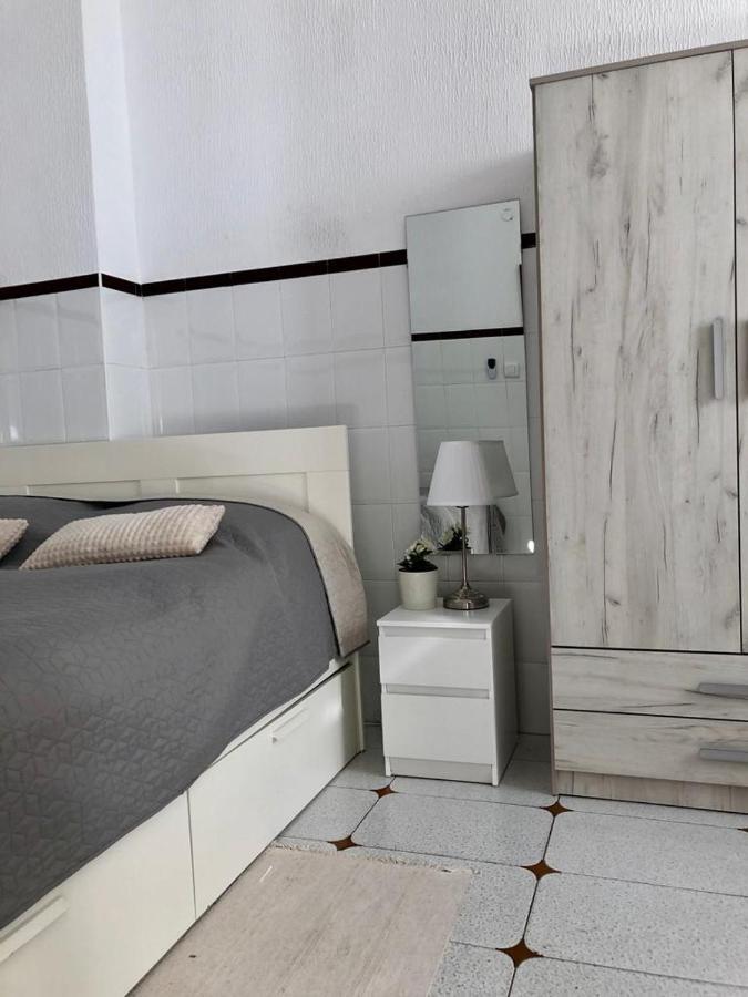 Big Apartment With Unique Patio Near Santa Barbara Castle Аликанте Екстериор снимка
